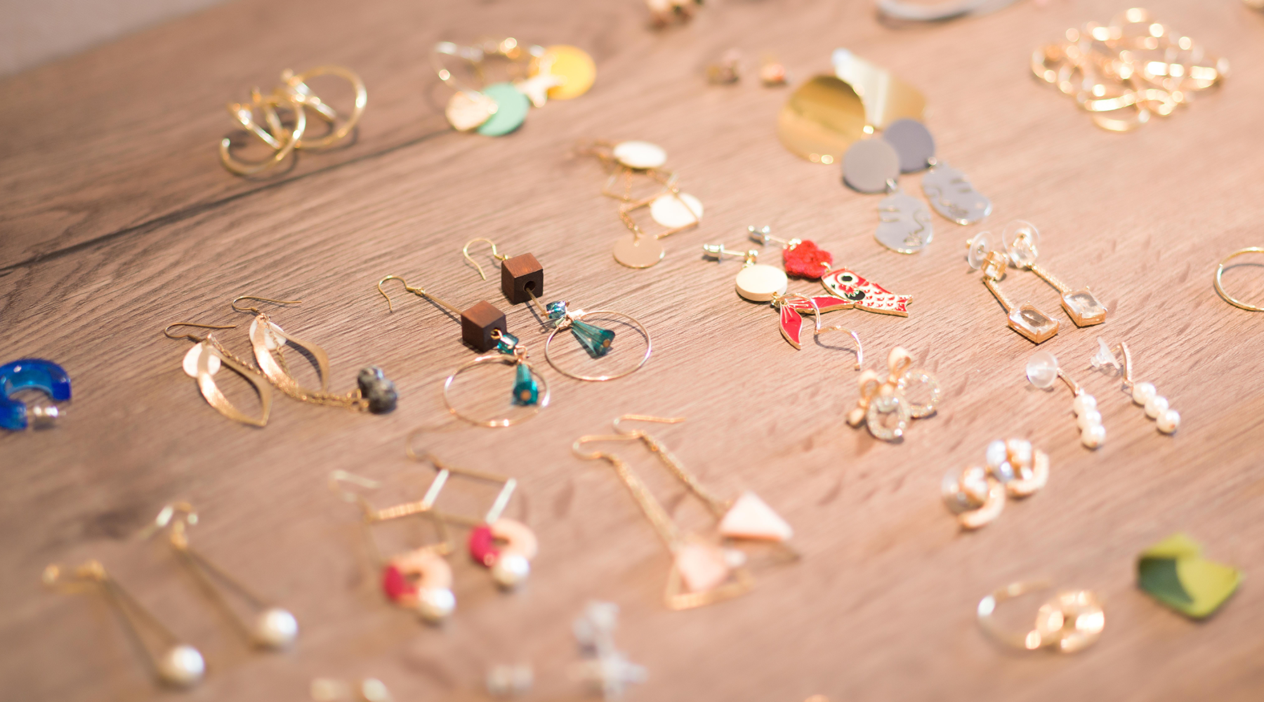 Selling vintage deals jewelry on etsy