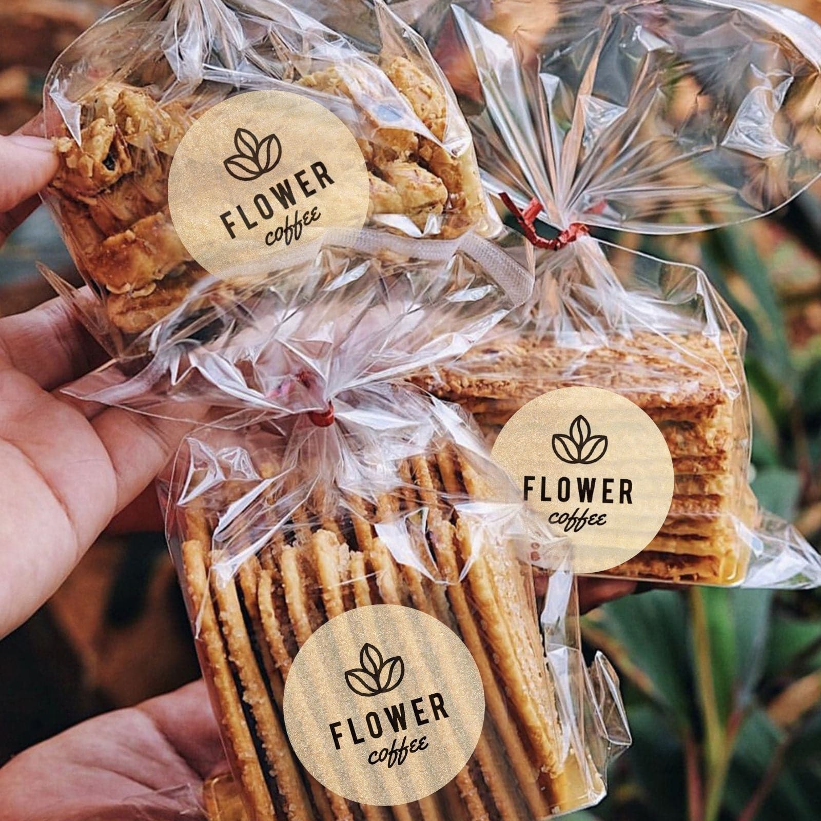 Create transparent gold labels for favors.